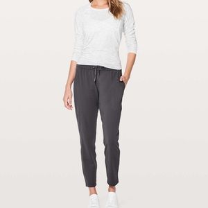 Lululemon On the Fly pants, size US 2